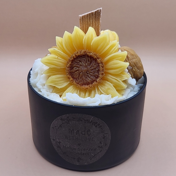 - Sunflower  Soy Candle Handmade Scented Gifts - Picture 1 of 8